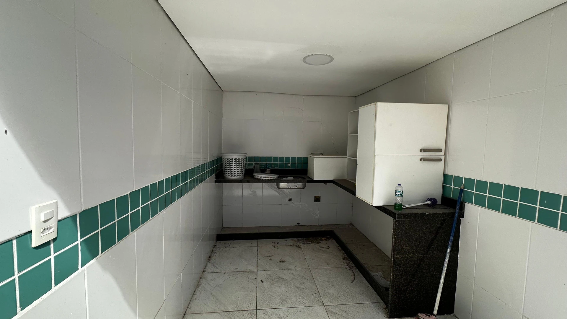Casa com 4 quartos e 3 suítes, 2 vagas de garagem — photo 30