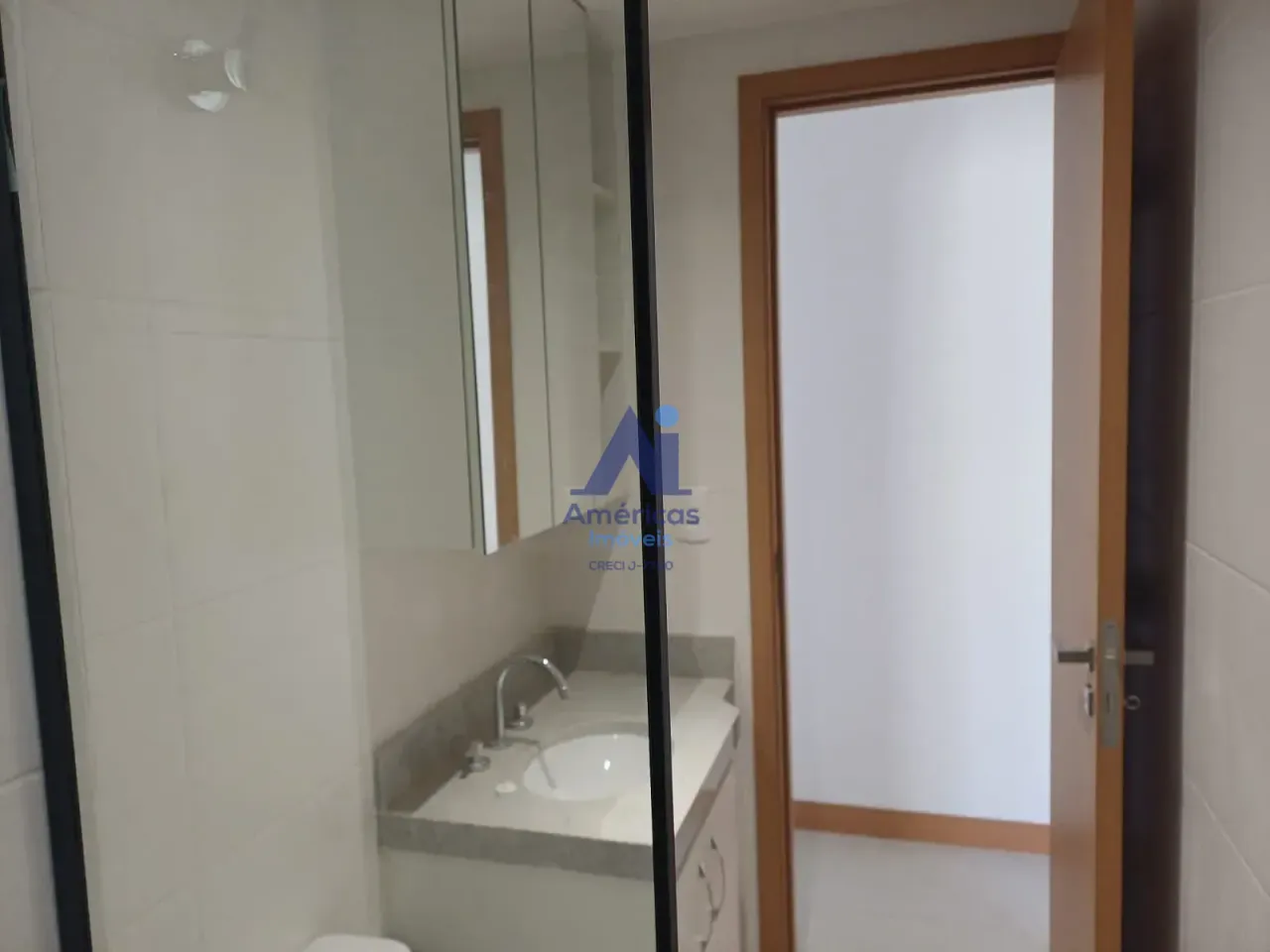 Rental apartment with 3 bedrooms and a balcony — photo 17