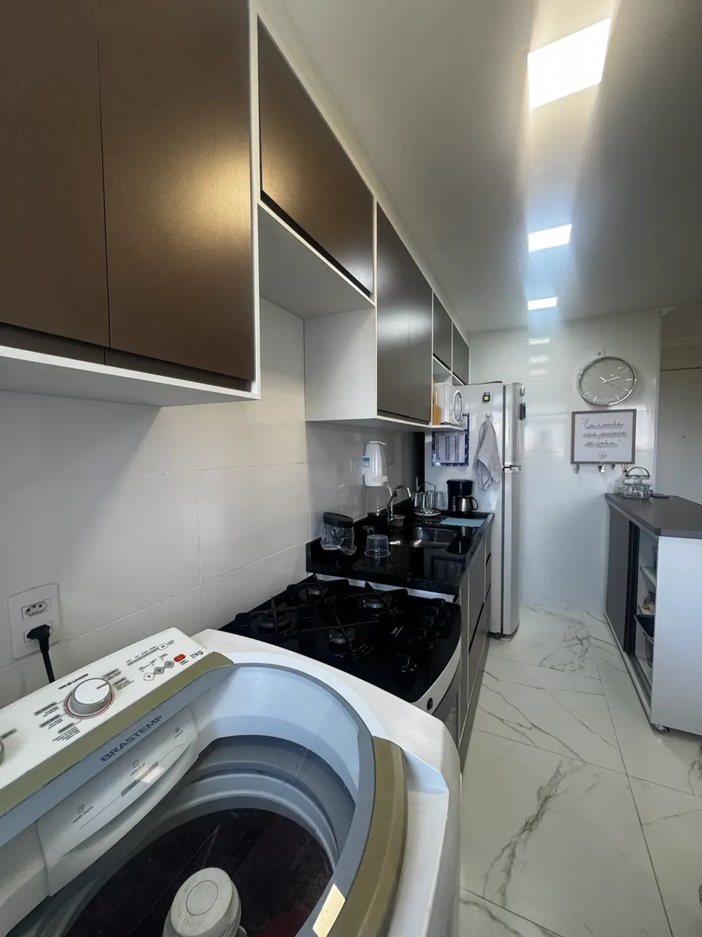 Furnished apartment with a balcony and 2 bedrooms — photo 9
