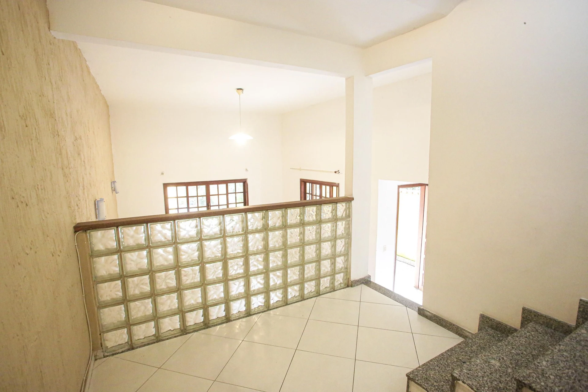 4-bedroom house with a bathtub in Rio de Janeiro — photo 57