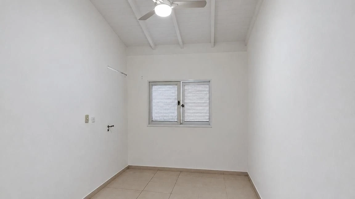 House, 207 m², with a water view — photo 31