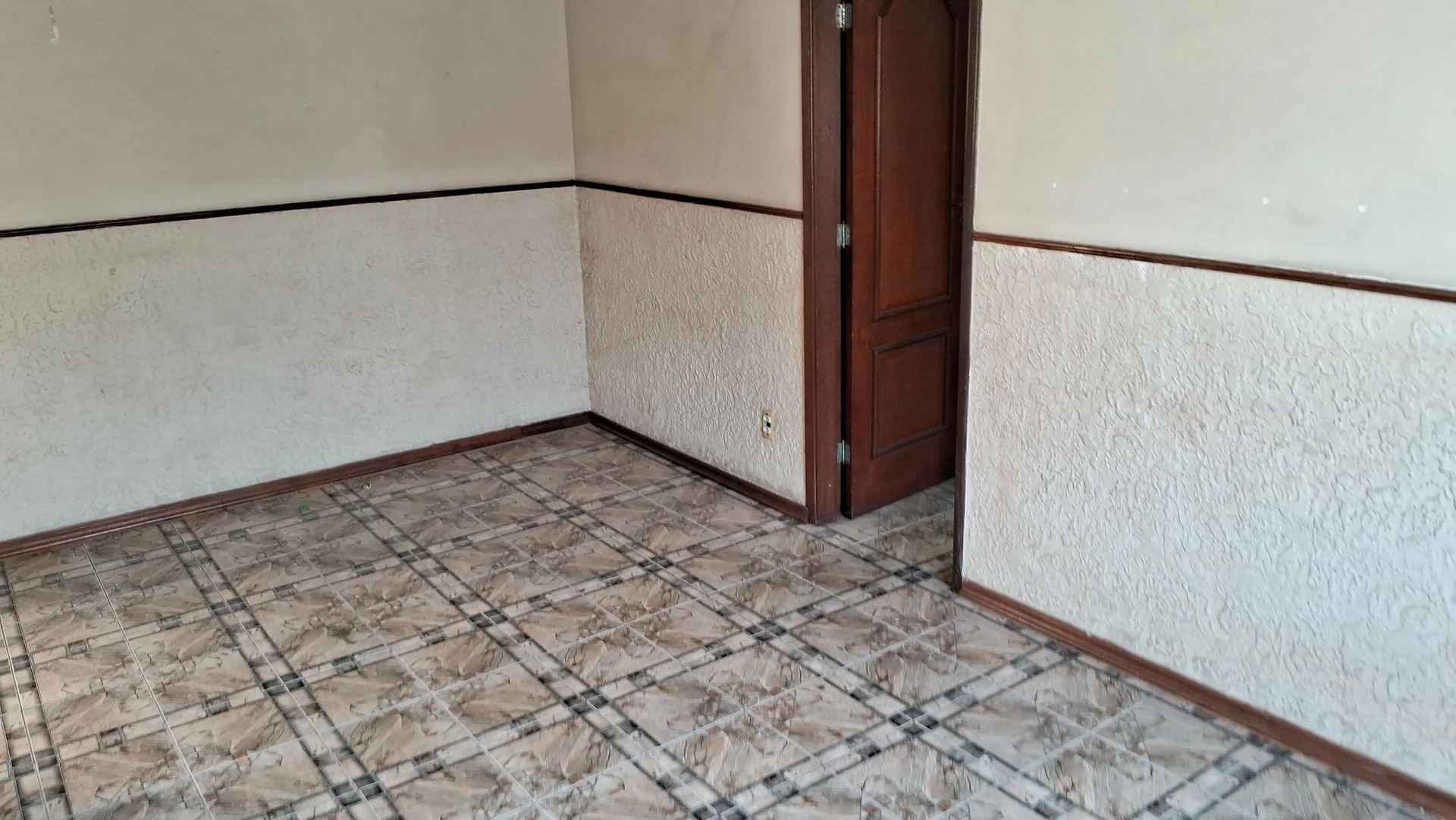 Unfurnished apartment with a closed gas kitchen — photo 22