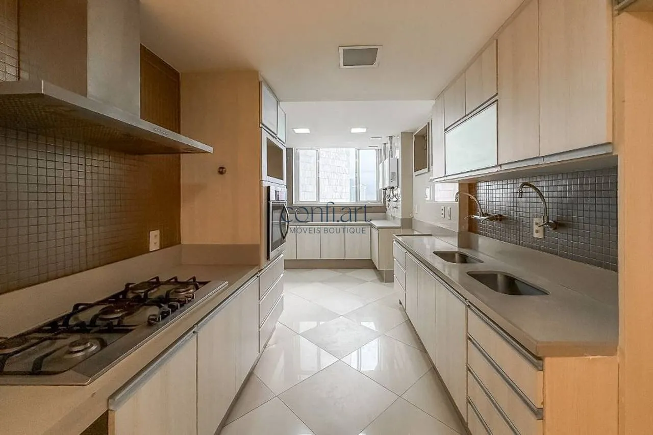 Apartamento, 300 m², com jacuzzi — photo 18
