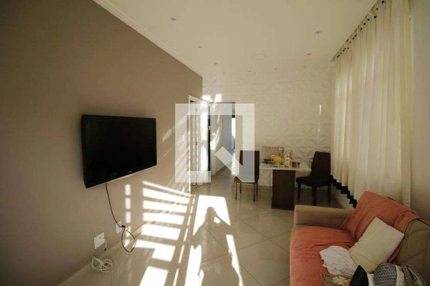 Casa de 381 m² com 7 quartos, 4 banheiros e jardim — photo 5