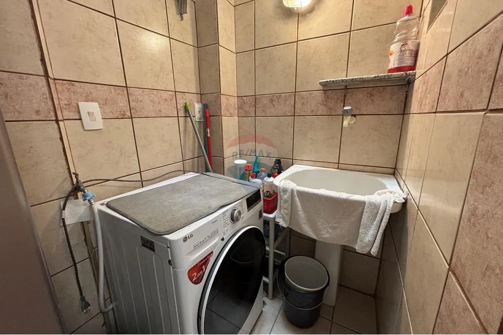 Apartamento de 1 dormitório com sacada e churrasqueira — photo 15