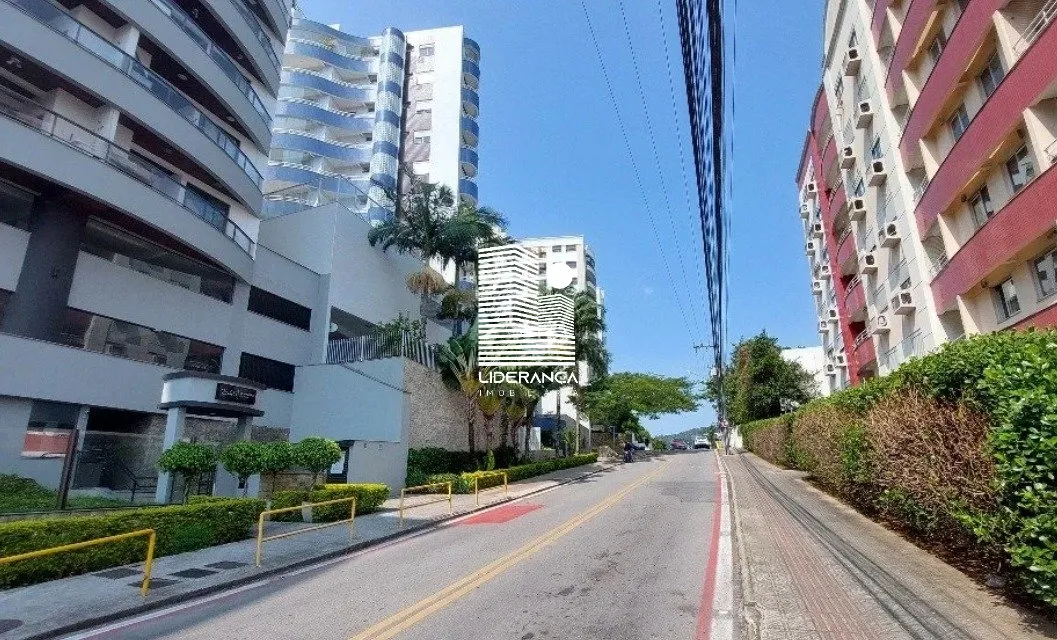 Apartamento mobiliado de 142 m² com 3 quartos e varanda — photo 34