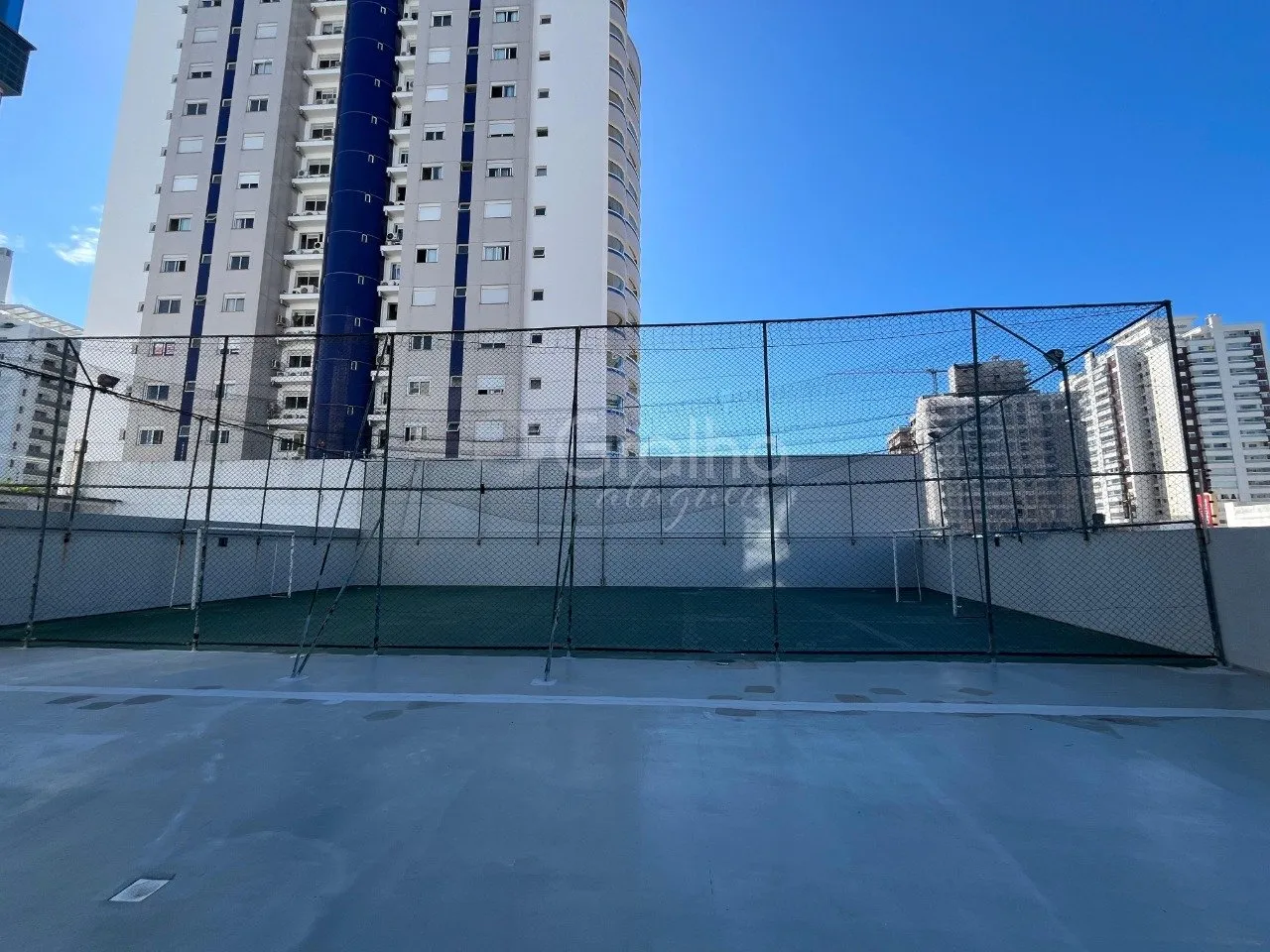 Apartamento amueblado de 2 dormitorios con parrilla en balcón — photo 22