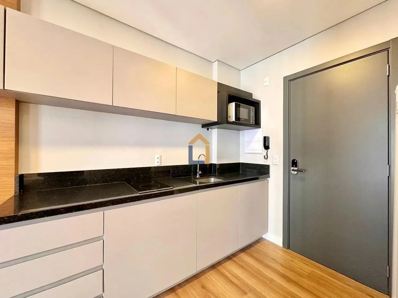 Furnished 26 m² apartment with a glass shower box — photo 25
