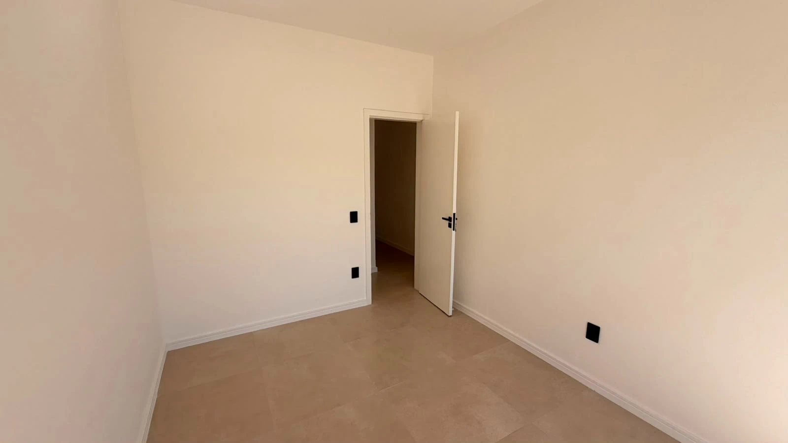 Casa de 400 m² com 4 quartos e jardim privativo — photo 9