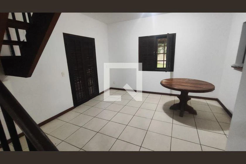 House with 3 bedrooms, 4 bathrooms and 360 m² — photo 32