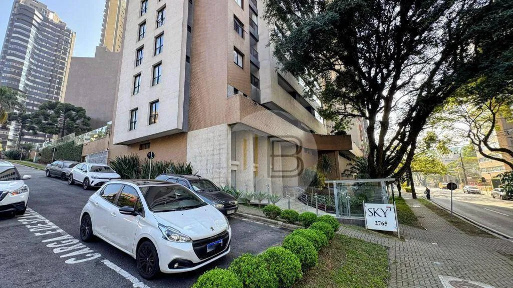 Furnished 1-bedroom apartment with private BBQ area — photo 18