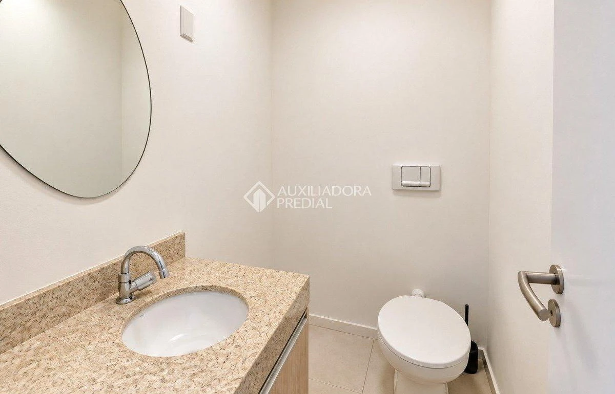 3-bedroom apartment with a park view in Florianópolis — photo 18