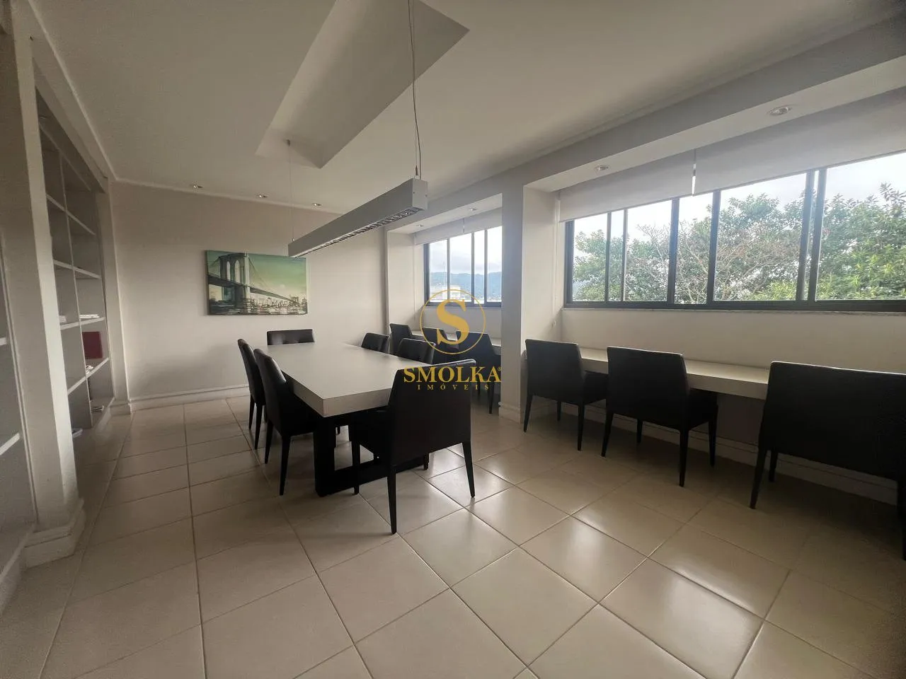 98 m² apartment with an open-plan kitchen and parking — photo 34