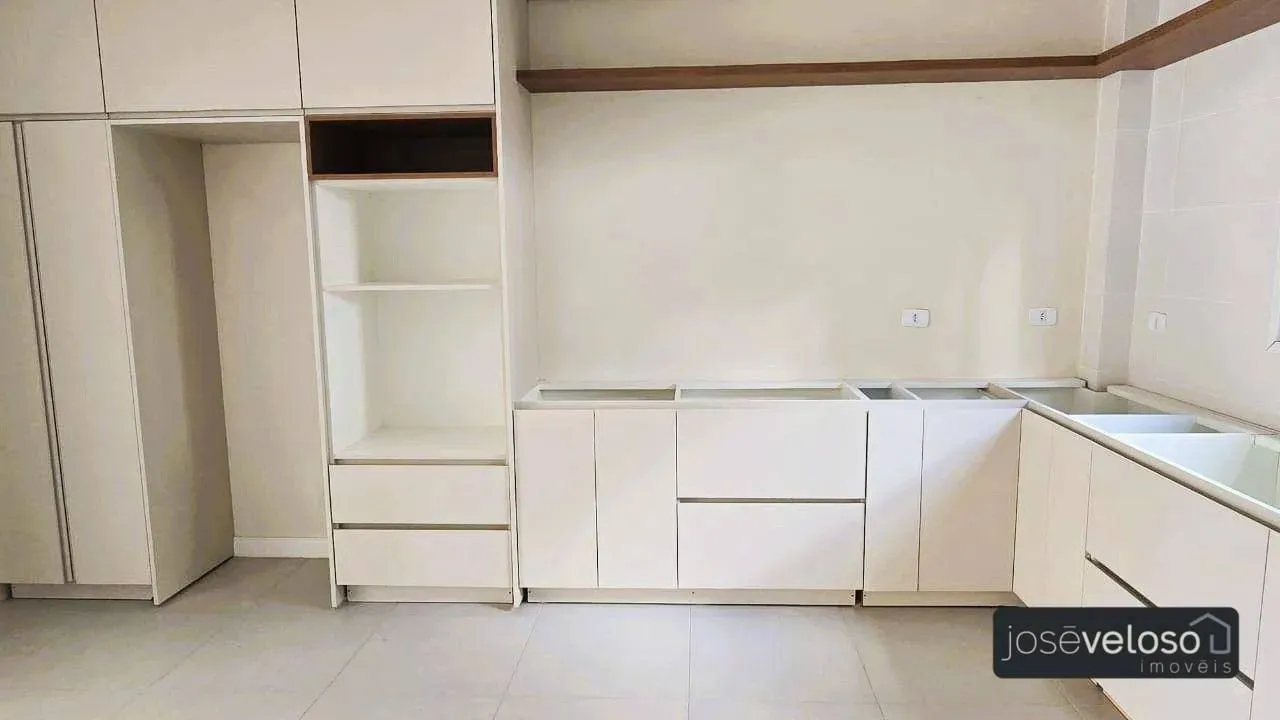 Sobrado de 245 m² com 3 suítes e cozinha integrada — photo 2