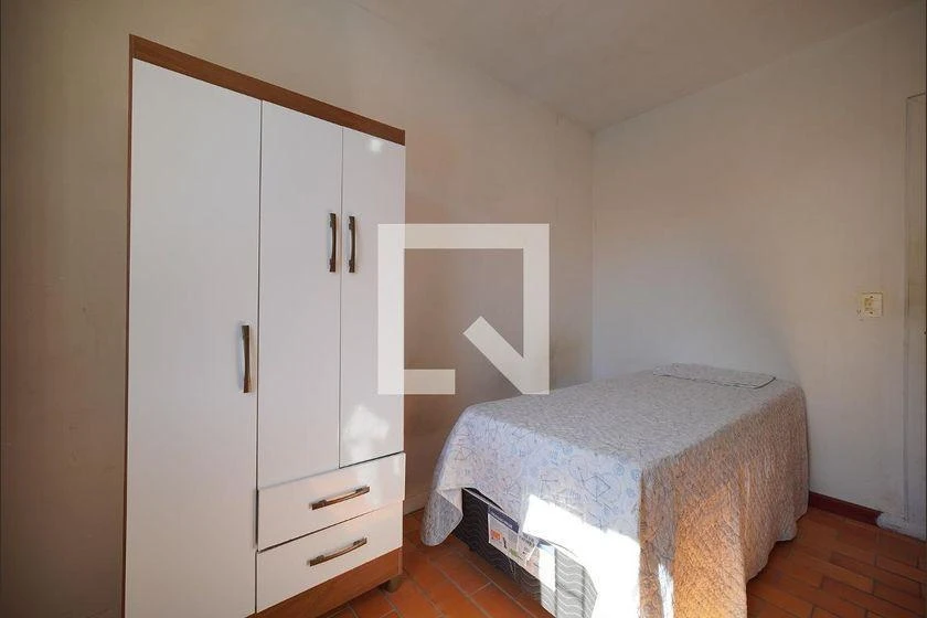 Furnished house with 4 bedrooms and 209 m², 3 bathrooms — photo 3