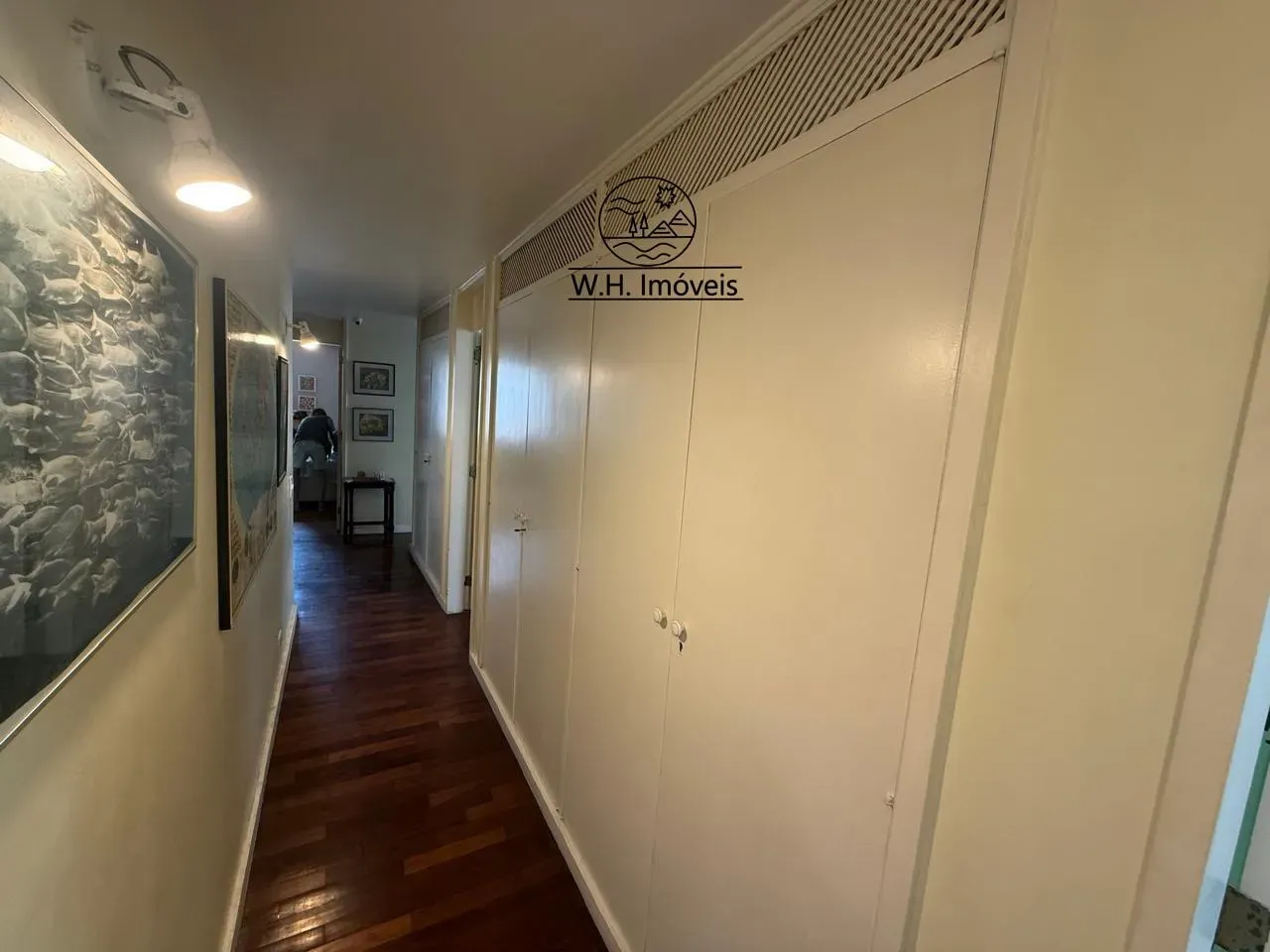 Furnished 240 m² apartment with 4 bedrooms and 2 parking — photo 8