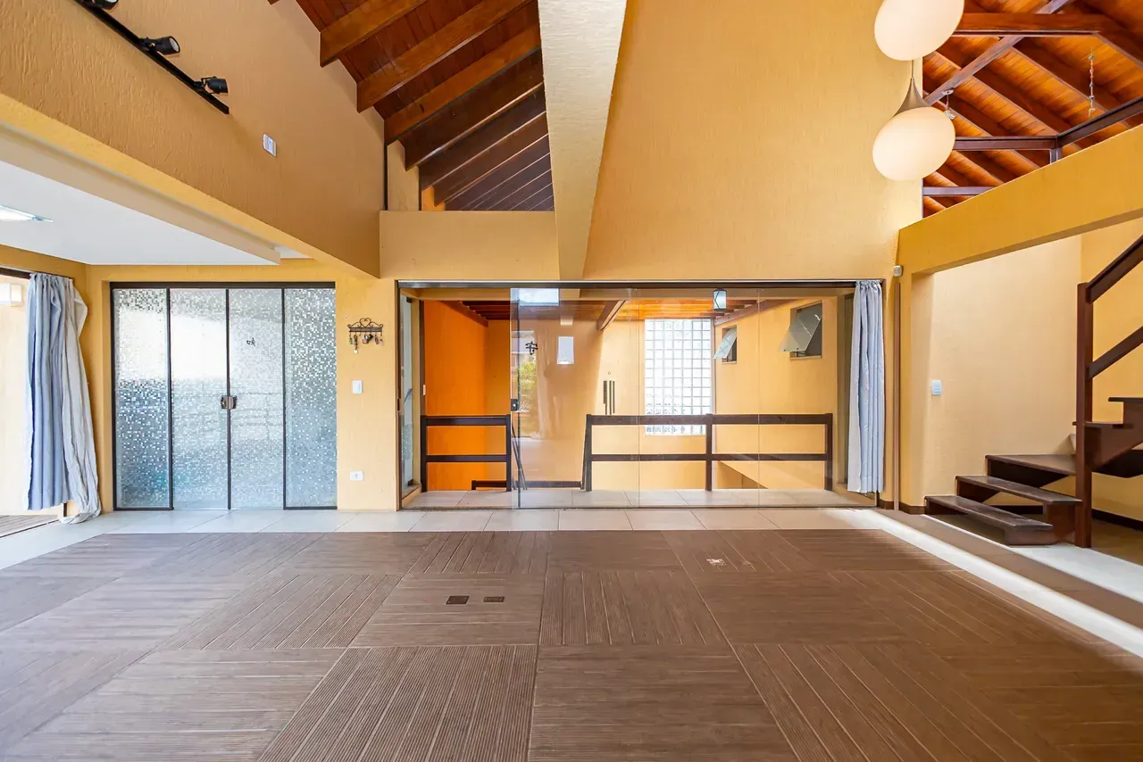 Furnished house with 5 bedrooms and 470 m² — photo 43
