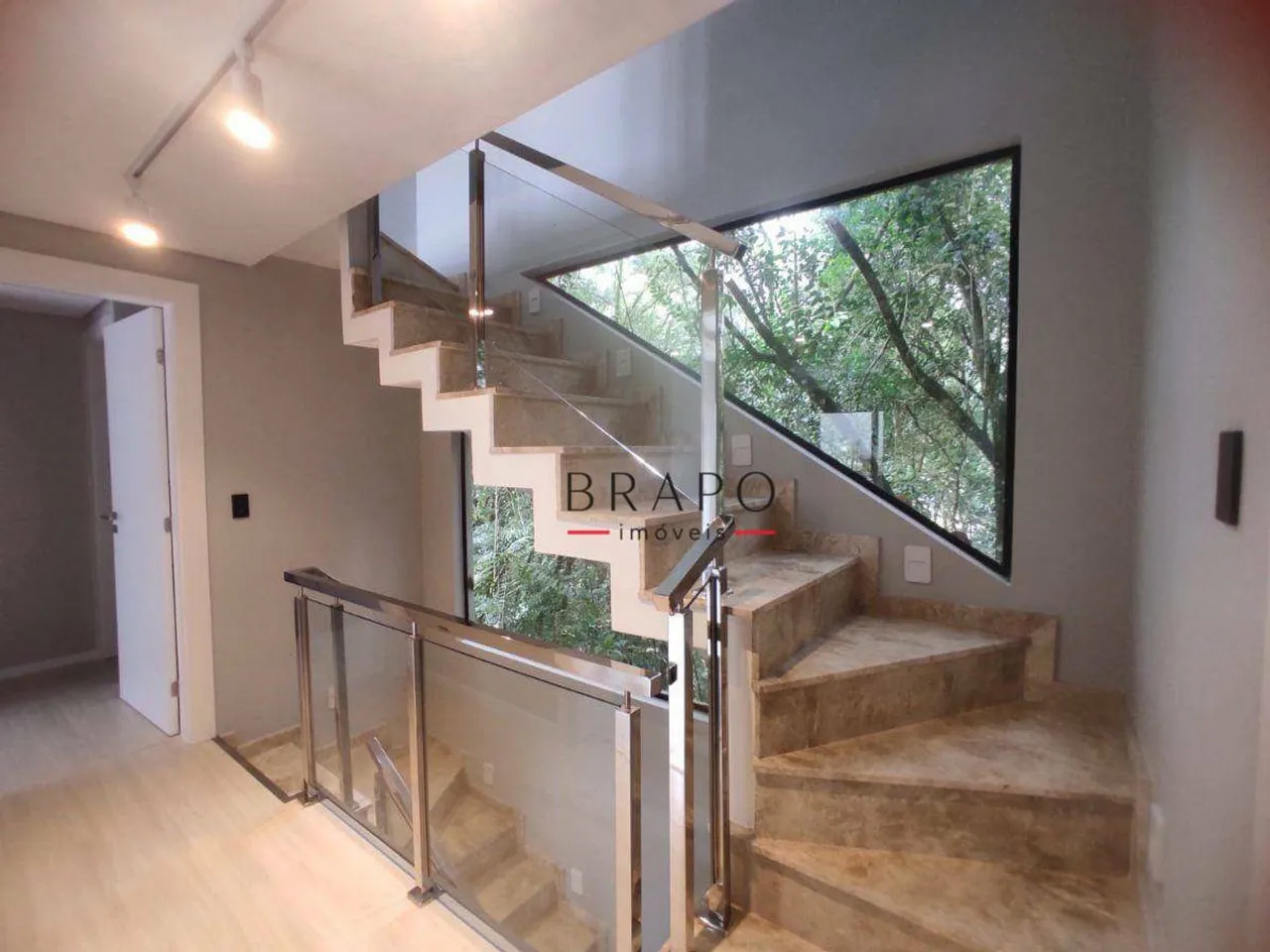 Townhouse with 3 bedrooms and 4 bathrooms plus balcony — photo 7
