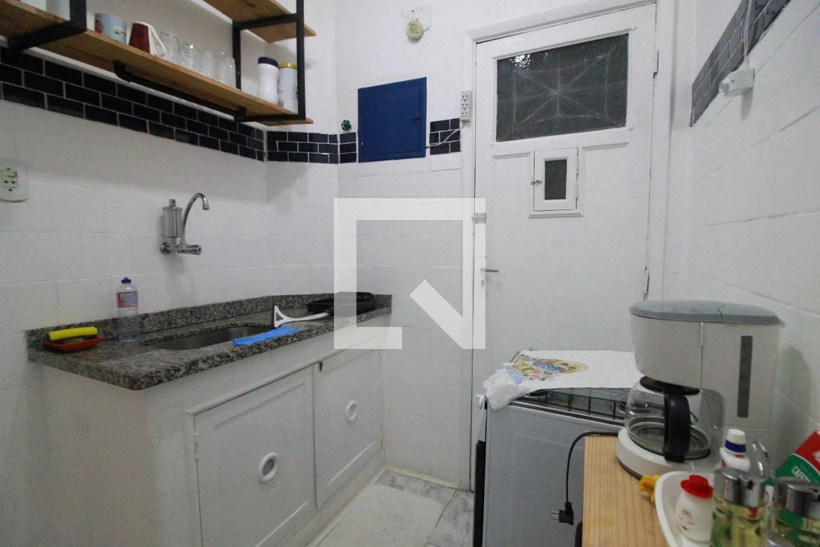 Departamento de 1 dormitorio con piso de madera o laminado — photo 7