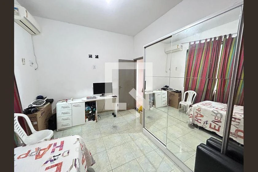 Home office in a 3-bedroom house, 197 m² — photo 29