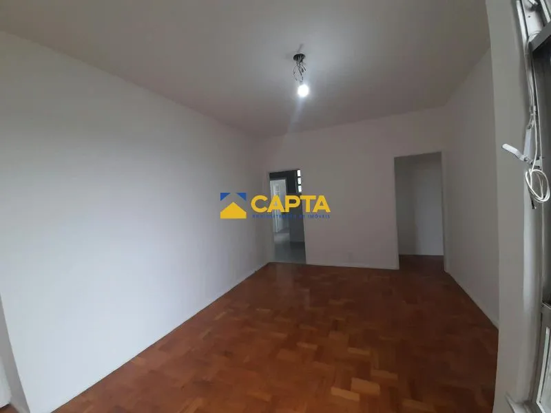 Wood or laminate floors in a 2-bedroom apartment, 68 m² — photo 11