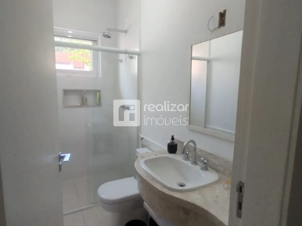 Furnished house with 4 bedrooms and 190 m² plus a garden — photo 13