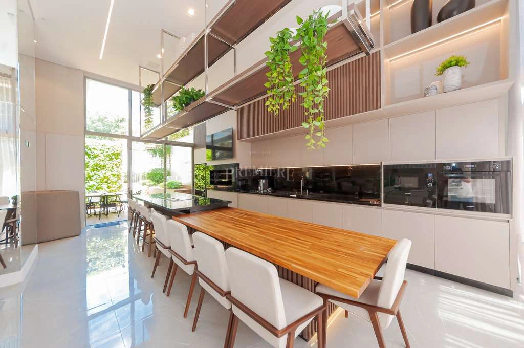 3-bedroom apartment with 186 m² and open-plan kitchen