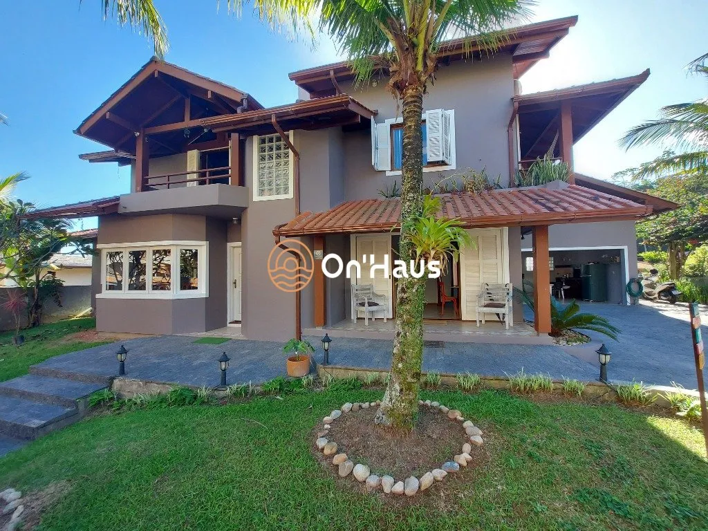 Furnished house with 4 bedrooms and 840 m² — photo 4