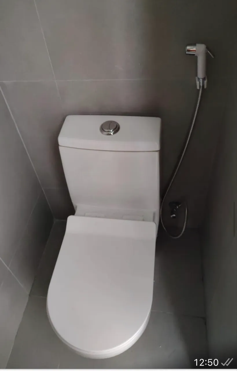 1-bedroom apartment with a glass-enclosed shower — photo 4