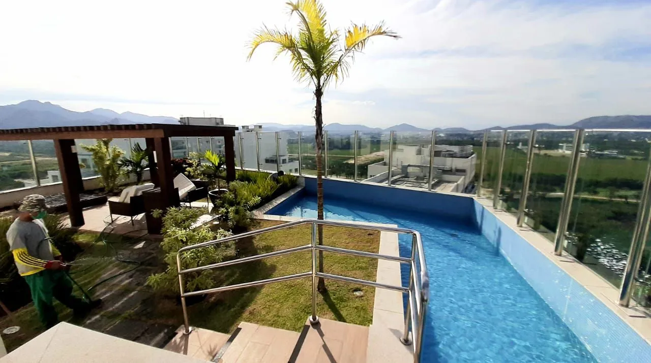 2-bedroom apartment with balcony and enclosed kitchen — photo 33