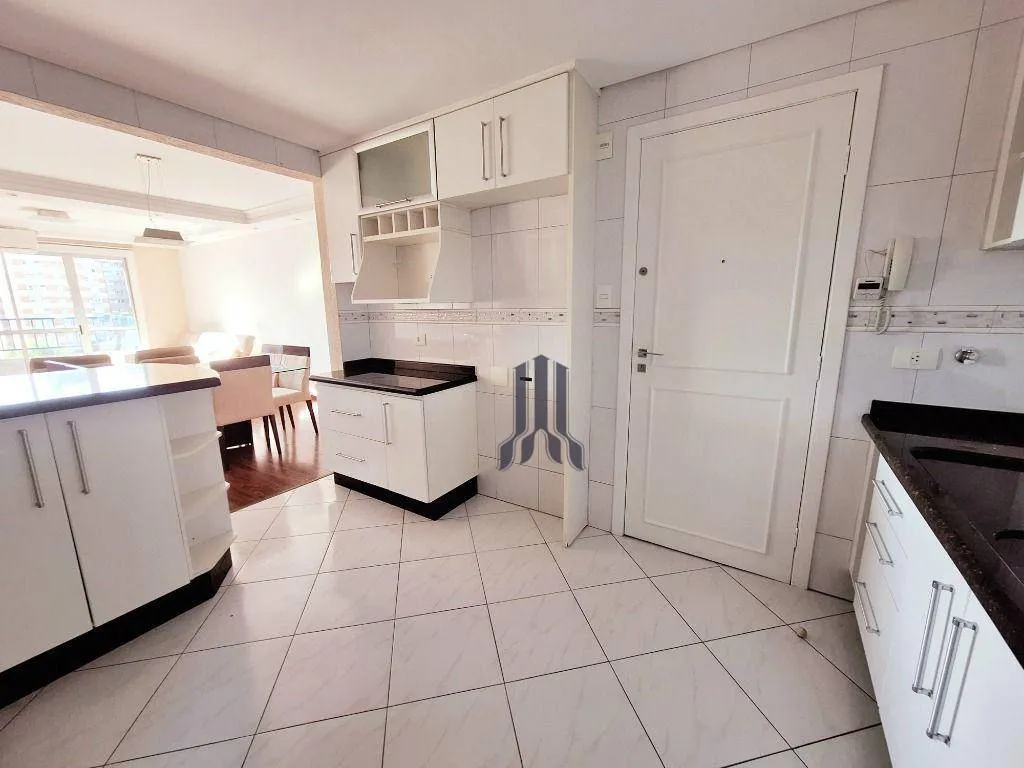 113 m² apartment with a bathtub and a walk-in closet — photo 20