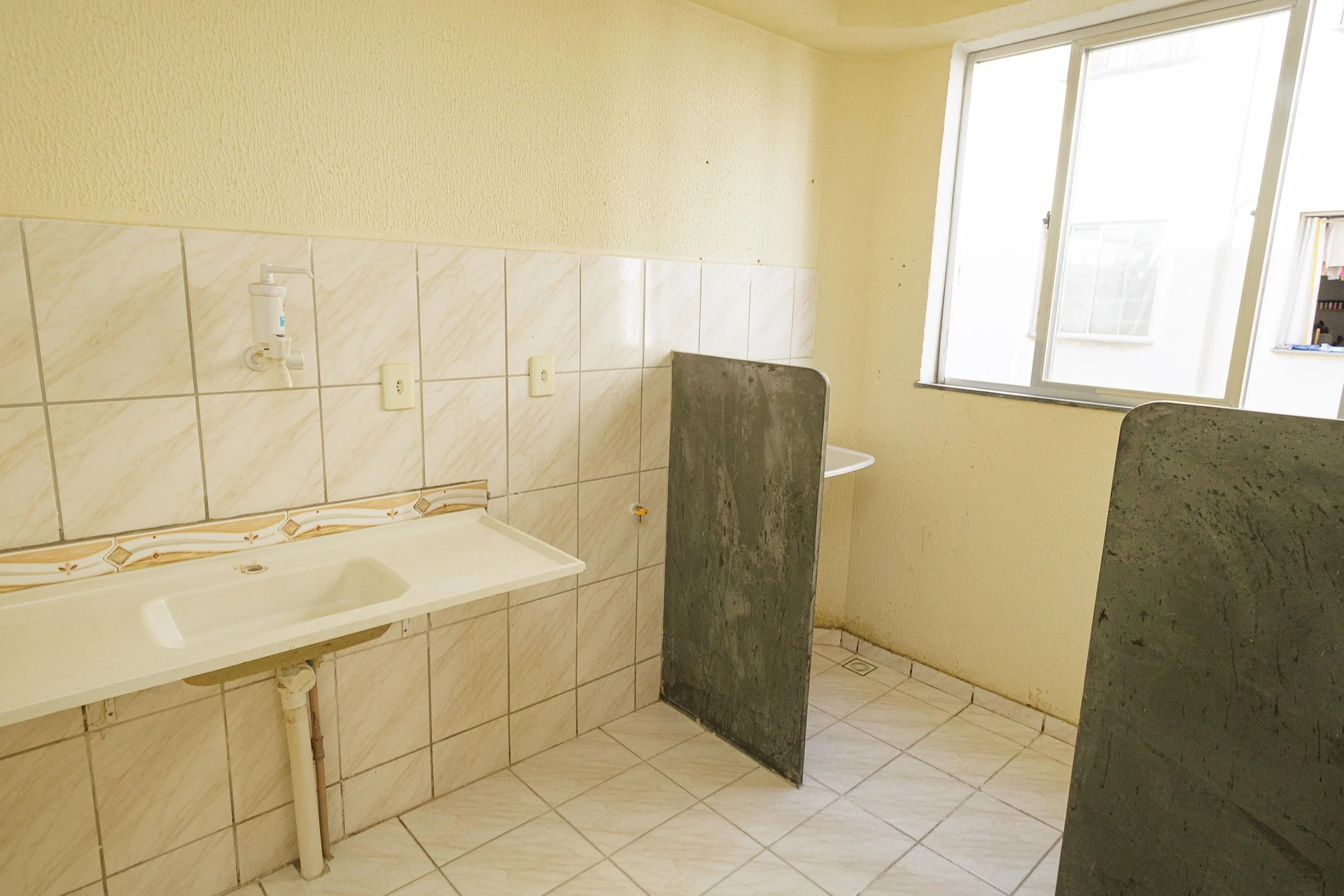Unfurnished apartment with 2 bedrooms and 1 parking space — photo 2
