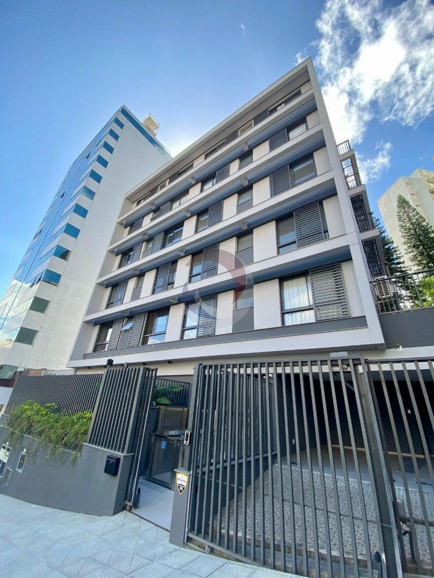 2-bedroom apartment with floor-to-ceiling windows — photo 23