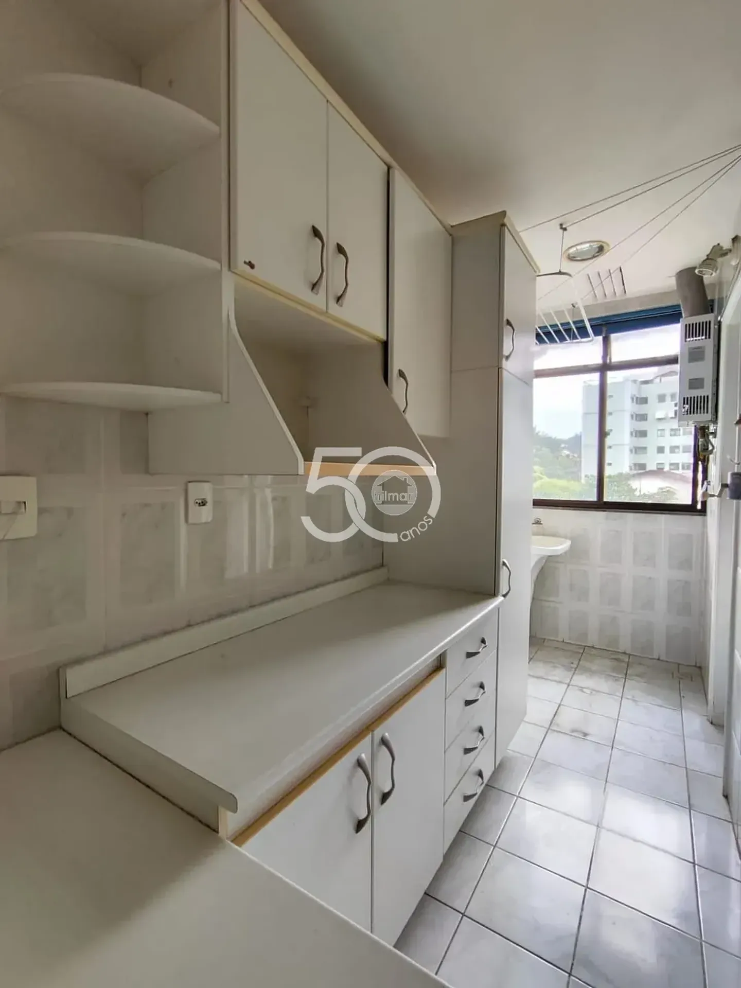 98 m² apartment with 3 bedrooms and 2 garage spaces — photo 29