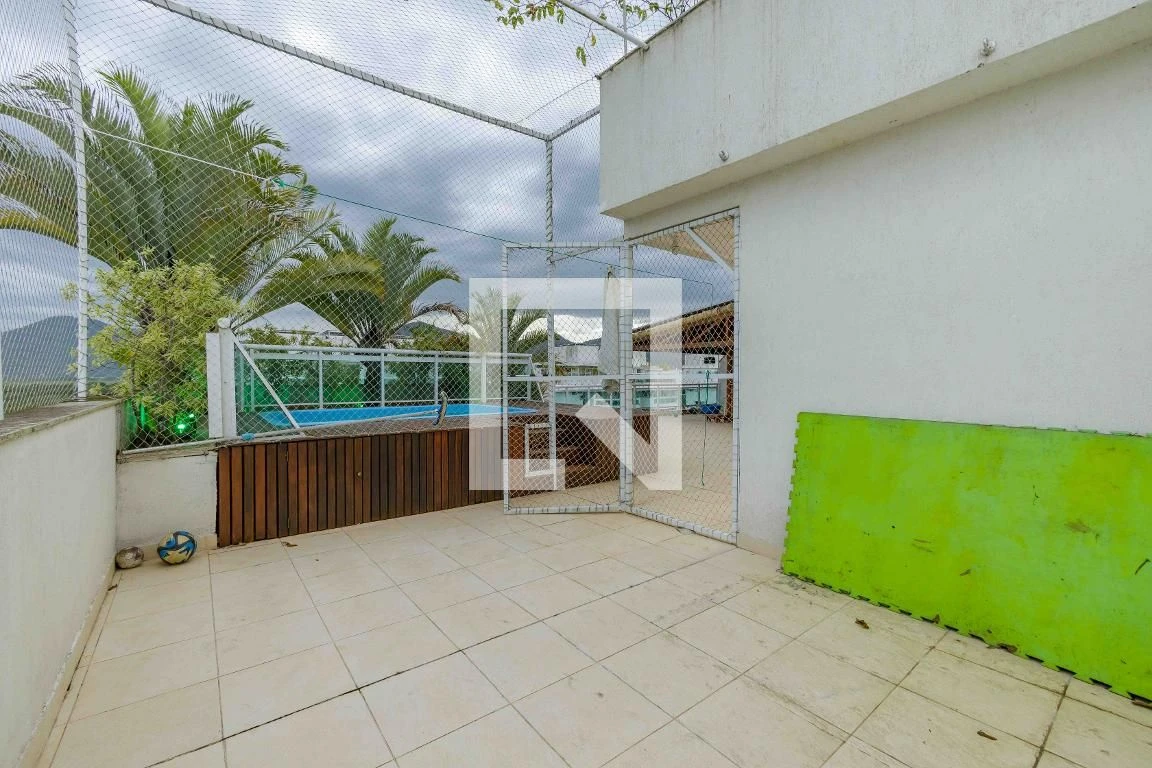 Rental apartment with 4 bedrooms and a glassed-in balcony — photo 91