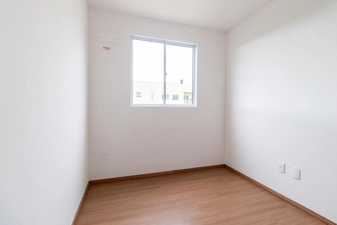 2-bedroom apartment in a building with a gym — photo 3