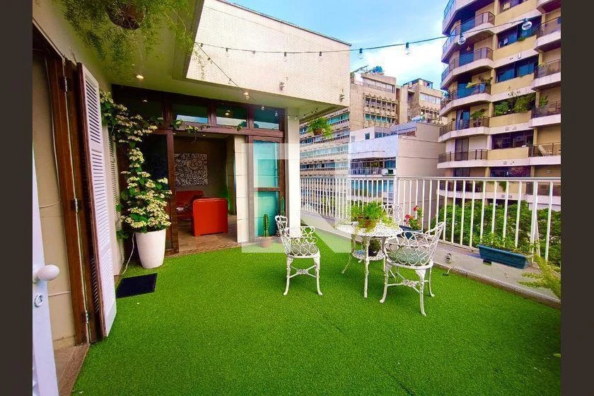 127 m² apartment with 3 en-suite bedrooms and balcony — photo 2
