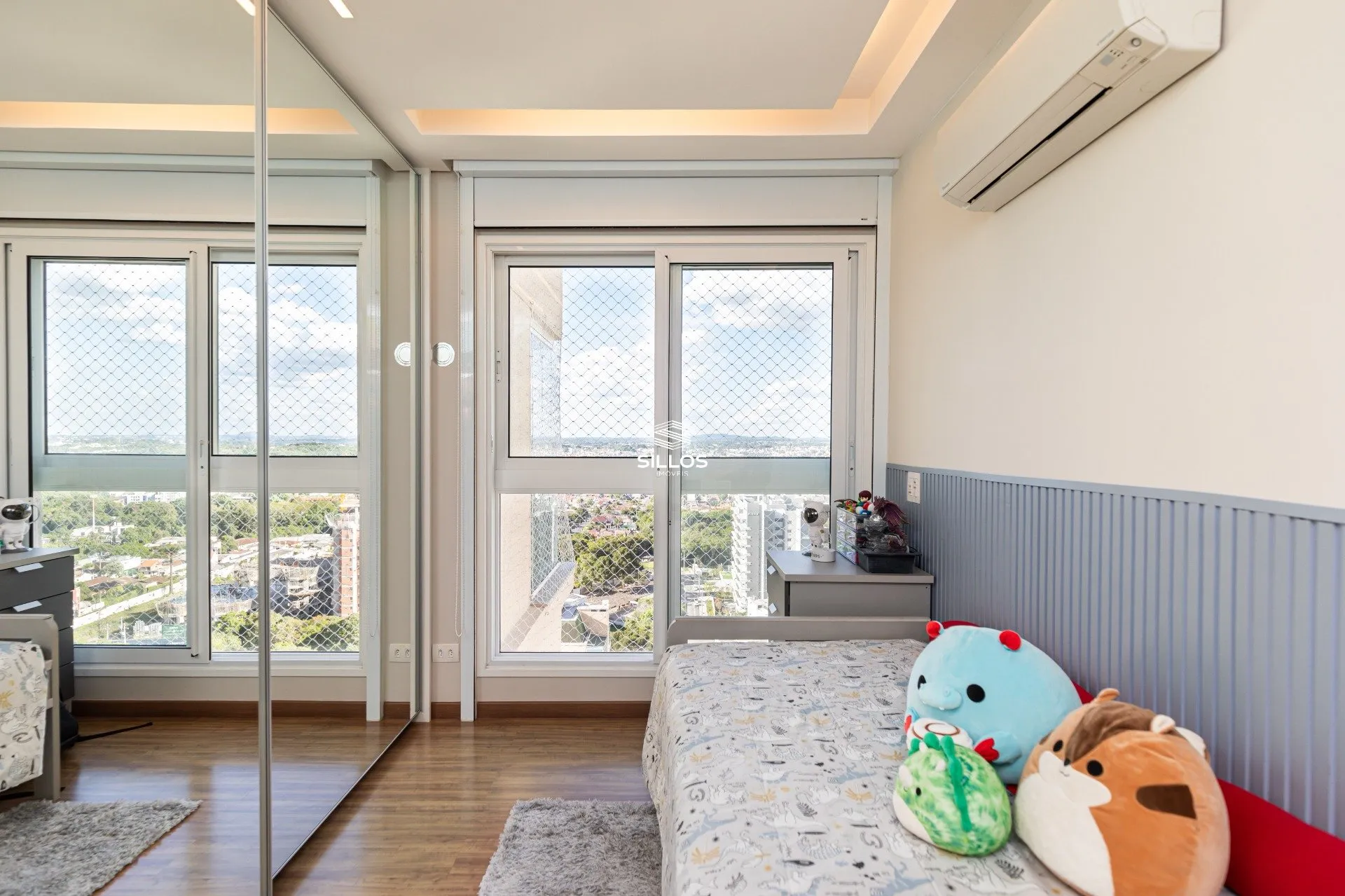 Квартира 321 м² з 3 спальнями-сюїтами і 4 паркомісцями — photo 25