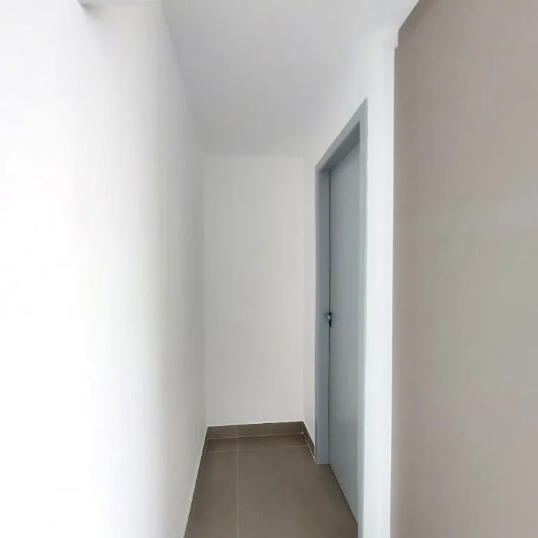 2-bedroom apartment in a building with a coworking space — photo 21
