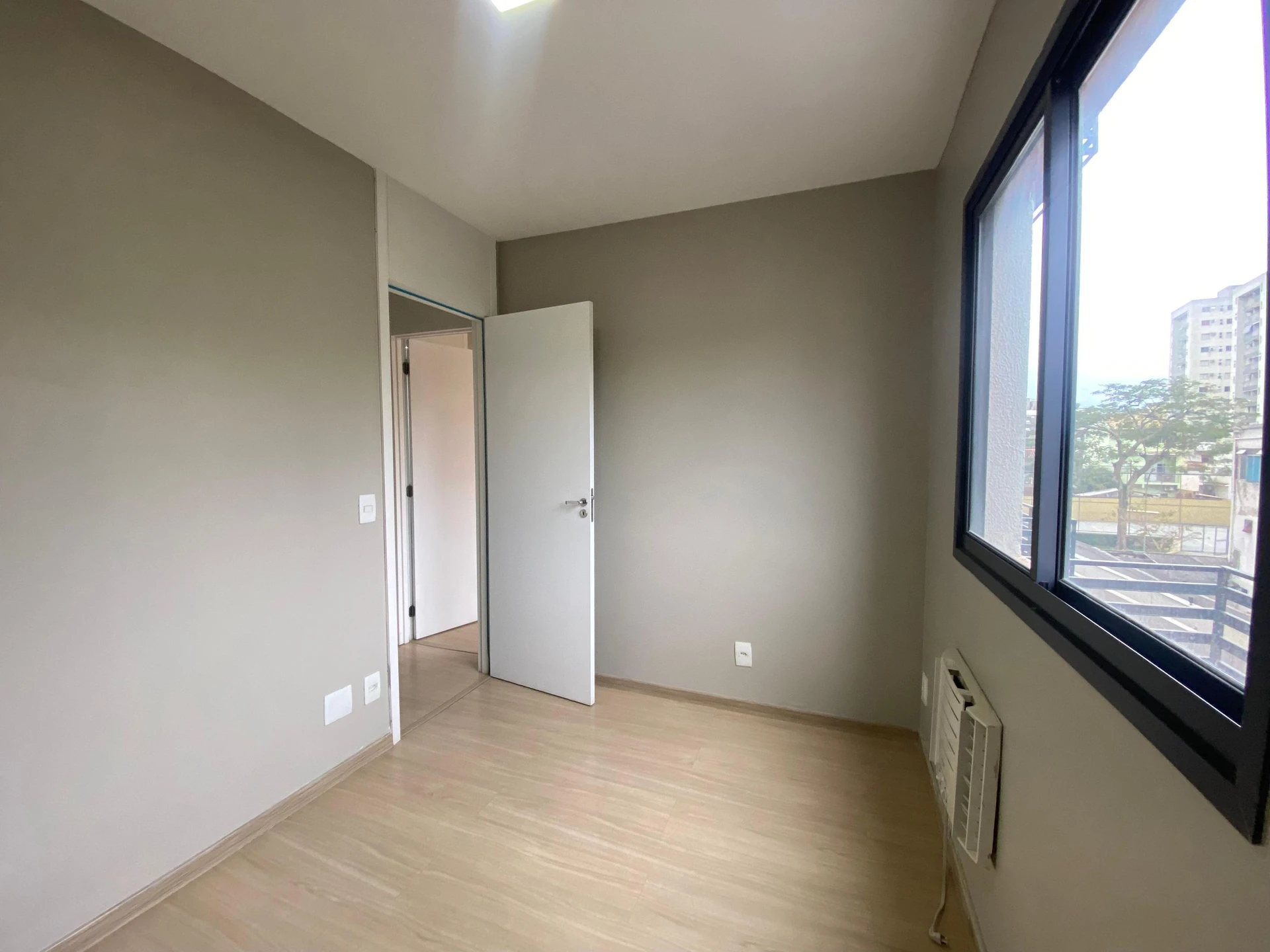 Apartment, 55 m², with wood or laminate floors — photo 44
