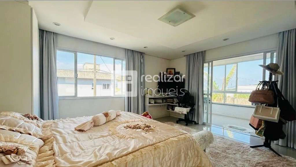 Casa com 5 quartos e 466 m², com piscina de uso privativo — photo 2