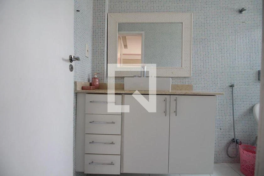 6-bedroom house with 4 en-suite suites and 600 m² — photo 29