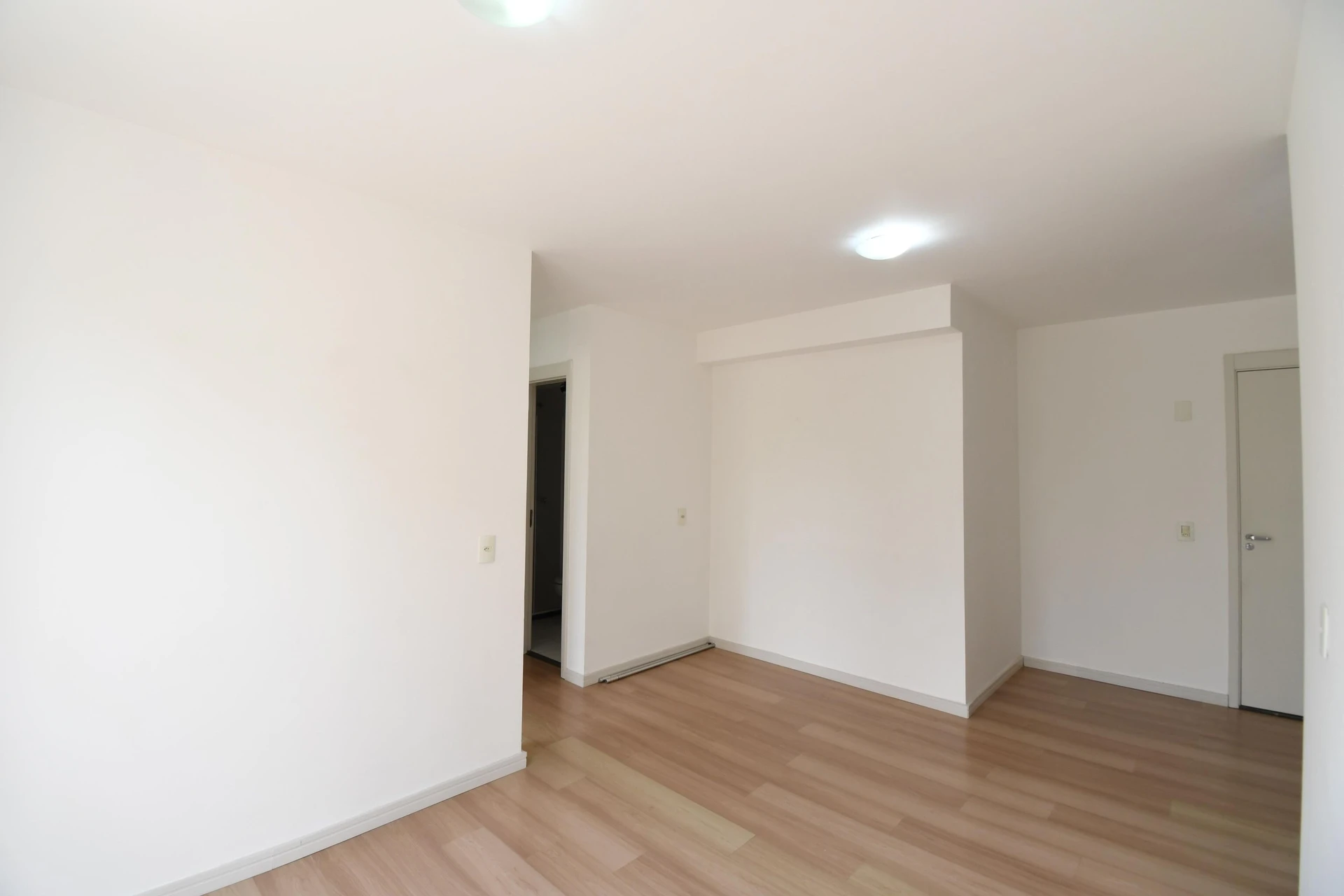 2-bedroom apartment with wood or laminate floors — photo 34