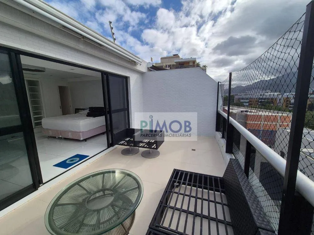 Furnished duplex penthouse with 3 bedrooms and 256 m² — photo 24