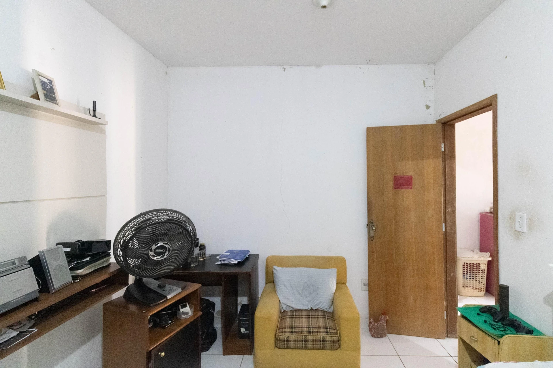 Casa mobiliada com 3 quartos e cozinha com fogão a gás — photo 8