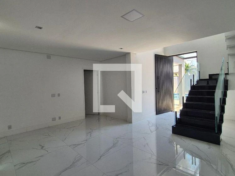 5-bedroom house with floor-to-ceiling windows — photo 15