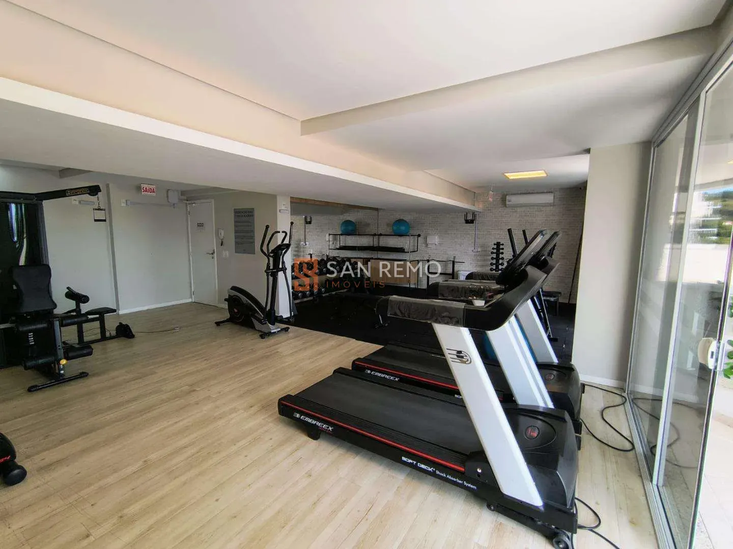 Park view in a 3-bedroom apartment, 184 m² — photo 31
