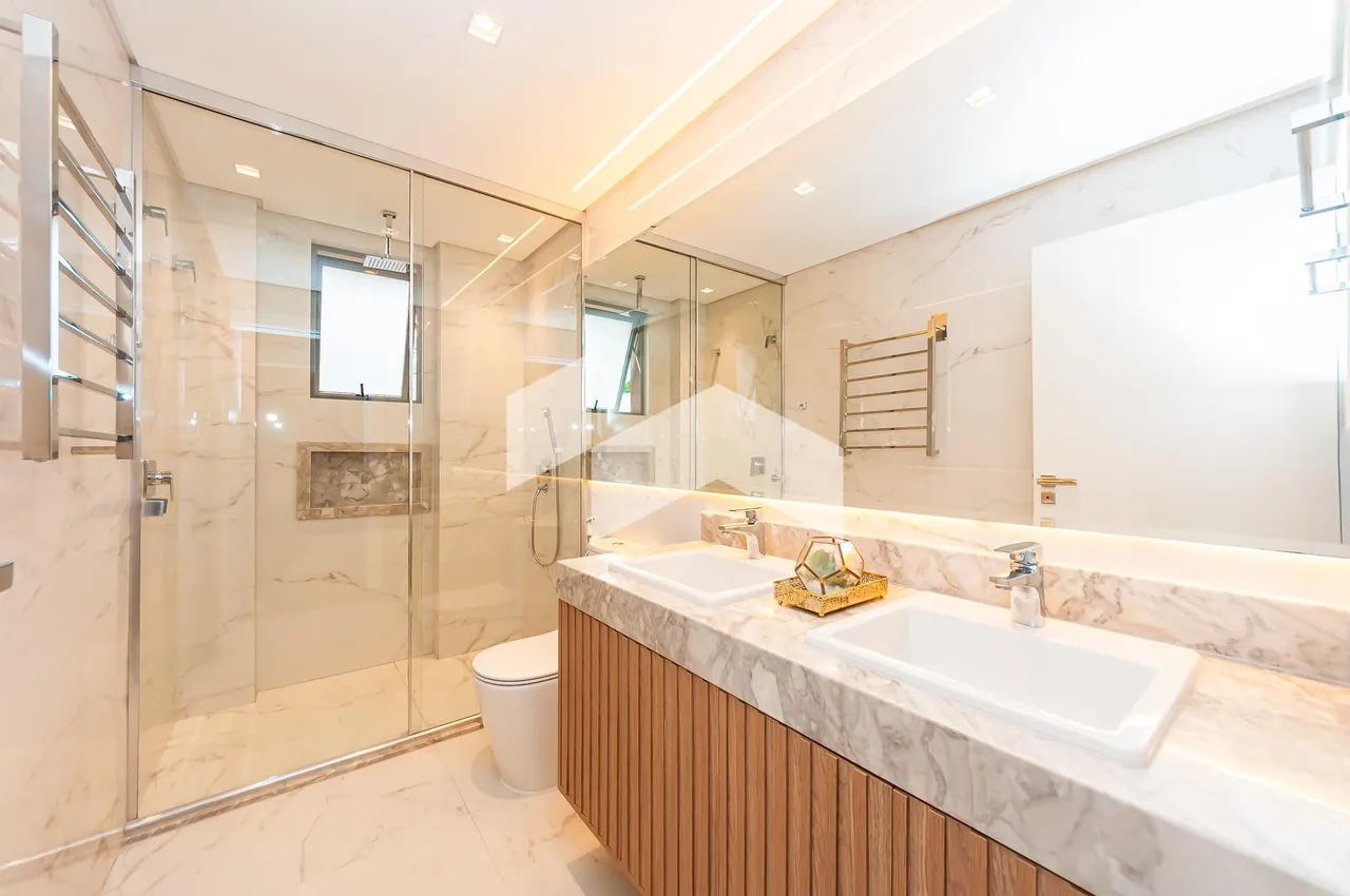 152 m² apartment with 3 en-suite bedrooms and parking — photo 20