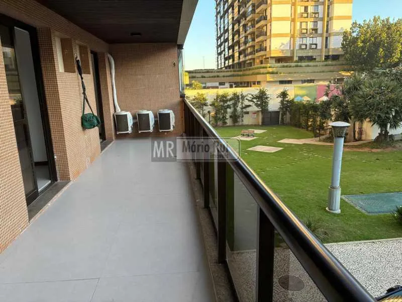 Apartment with 2 bedrooms and 2 bathrooms plus a balcony — photo 5