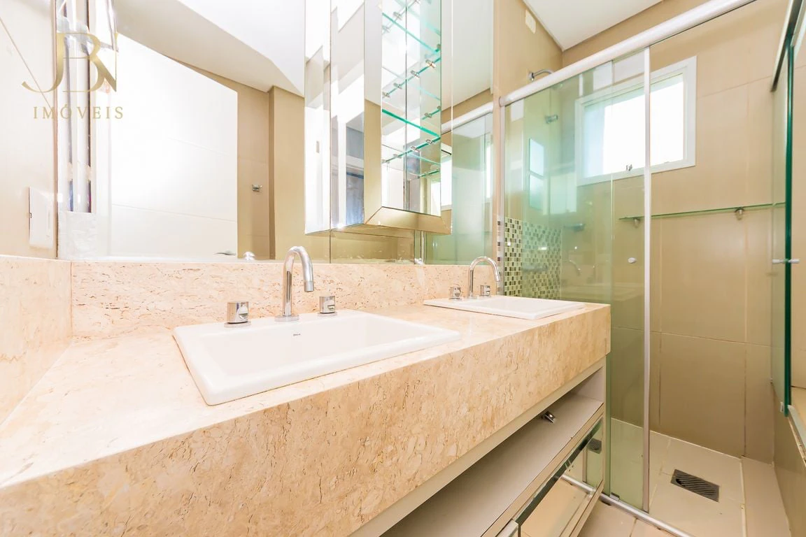 Apartamento mobiliado de 1 quarto com suíte e 2 vagas — photo 2